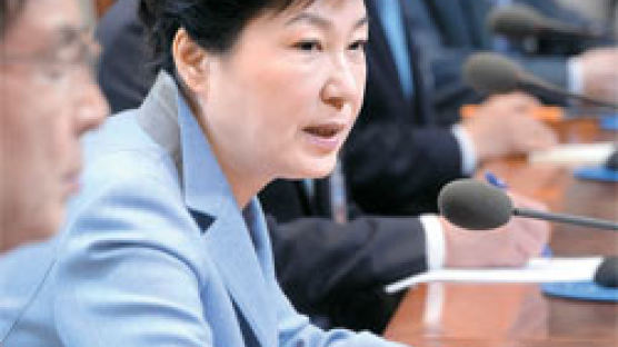 박 대통령 “법안 방치, 각자 정치” 공천 잡음 비판
