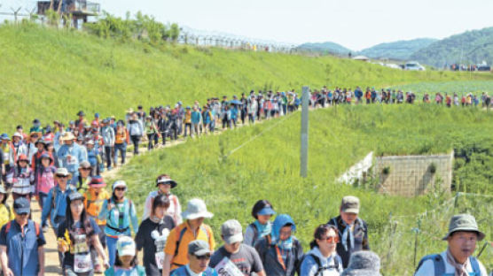 DMZ 비경, 북녘 땅이 눈앞에…임진강 3색 순례길 열렸다