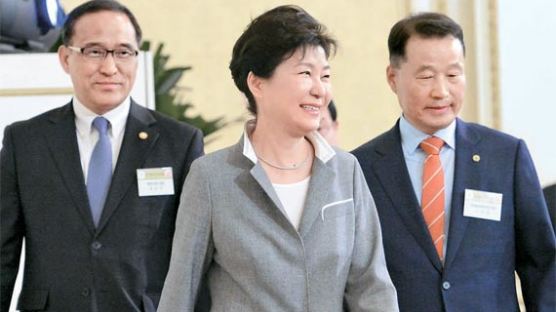 [사진] 4대 개혁 또 언급한 박 대통령