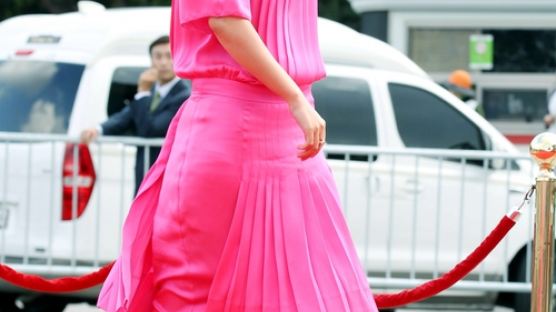 ‘언니들의 슬램덩크’ 민효린, 과거 분홍색 드레스 다시금 논란? ‘왜?’