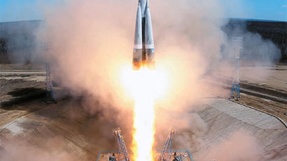 [사진] 러시아 새 우주기지서 ‘소유즈’ 발사 성공