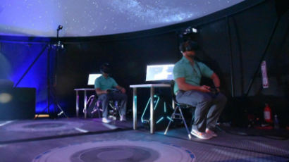가상현실(VR)장비로 '달 골프' 체험하세요 