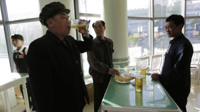 "동무, 수고했시요" 북한 당대회 피로 씻어준 '맥주'