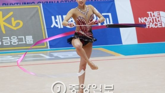 손연재, 아시아 리듬체조 선수권 중간 1위