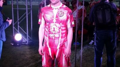 스페인 축구 팀, 충격의 '인체해부 유니폼' 공개…외신 "역사상 최악" 혹평