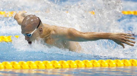 [화보] ‘탄탄한 등근육…’ 유럽 수영 선수권 대회 