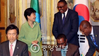 에티오피아 총리 “북 핵개발 무책임…우리는 한국편”