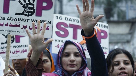 "성관계 거부하면 아내 때릴 수 있다" 이상한 이슬람 법안