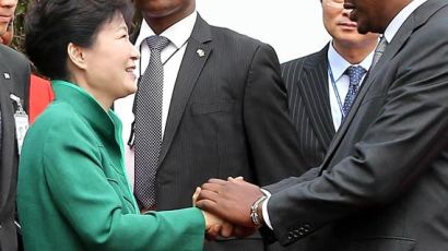 52년 만에…대 잇는 박 대통령 케냐 외교