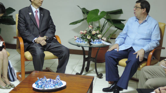 한-쿠바 최초 외교장관회담…윤병세 “우호적 분위기서 양자문제 등 논의”