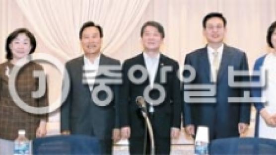 ‘불평등 해결’ 토론회 찾은 여야 “비정규직 비극 뒤엔 철밥통” “정책담당자, 자본에 휘둘려”