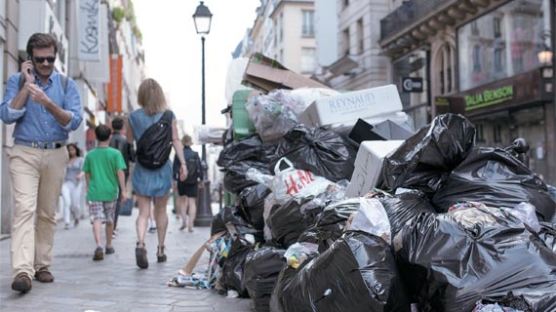 파리 꼬이는 파리, 유로 2016 앞두고 쓰레기 몸살