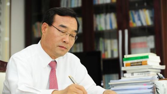 '선거법 위반' 이강수 전 고창군수 구속