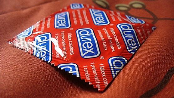 HIV 확산되는 러시아, 듀렉스 콘돔 판매금지