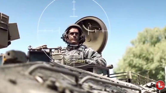 [영상] 투명 탱크 신기술, 엑스레이 헬맷 쓰고 조종하니…