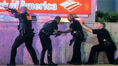 미국 댈러스서 ‘경찰관 저격’ 5명 사망