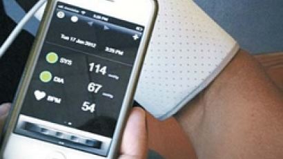 [건강한 가족] 스마트폰 활용한 건강관리, 고혈압 환자에게 효과 있다