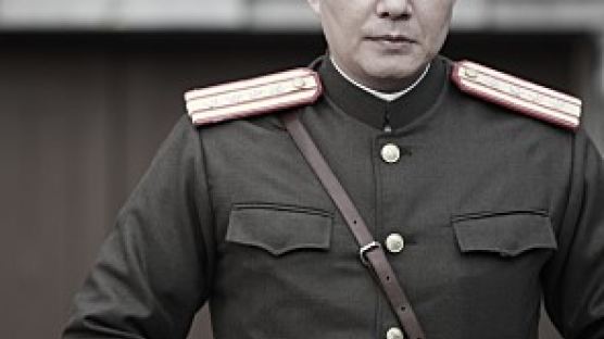 악랄한 북한군 장교역 이범수, "아버지는 국군 참전용사였다"