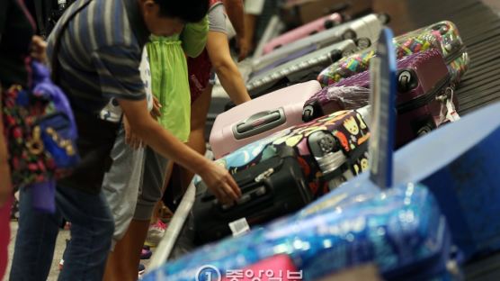 [서소문 사진관] 인천공항 세관원은 당신의 여행가방에 무엇이 들어 있는지 알고 있다