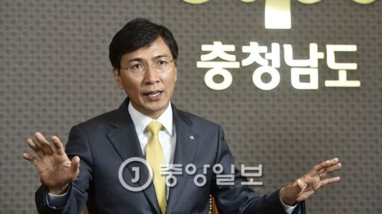 충남 찾아간 더민주 지도부, 안희정에 "지도력 탁월" "유력한 대선후보"