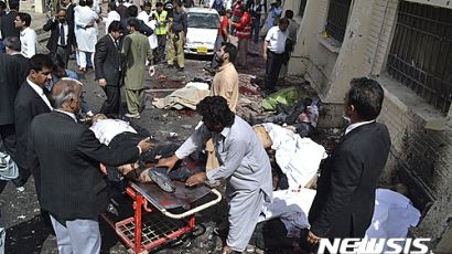 파키스탄 병원에서 자살 폭탄테러 추정…42명 사망