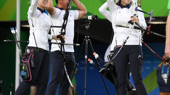 [리우포토] '넘사벽'이 된 한국 여자 양궁, 올림픽 단체전 8연승