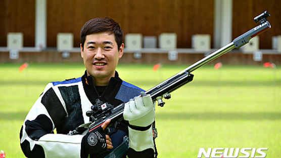 사격 김종현, 50m 소총 복사 은메달…주종목은 소총 3자세