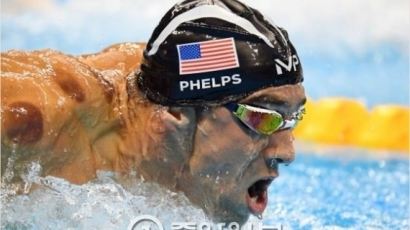 펠프스, 100m 접영 공동 은메달…5관왕 눈앞에서 놓쳐 