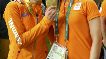 [리우포토] 리우 올림픽에 쌍둥이 자매 6쌍은 선수, 한 쌍은 심판