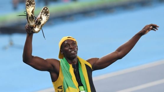 '번개맨' 볼트, 100m, 200m 올림픽 3연패 위업