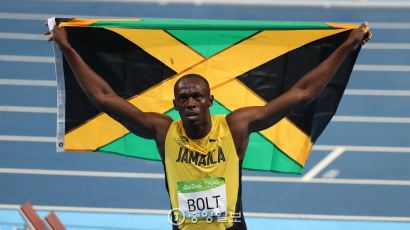 [리우포토] 우사인 볼트 100m 이어 남자 200m 올림픽 3연패 달성