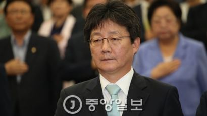 유승민, "'항명 사태' , 녀석 많이 속상했을 것"…김영한 전 민정수석 추모
