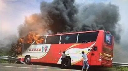 만취 버스 기사 분신으로 관광버스 승객 참사