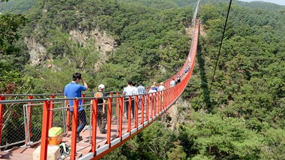 국내 산악 최장 150m ‘감악산 출렁다리’ 20일 임시 개통