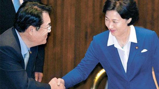 추미애 “지금 경제 위기” 박 대통령에게 민생 회동 제안