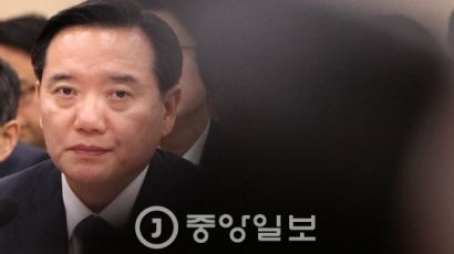 법무부, '스폰서 의혹' 부장검사 2개월 직무정지
