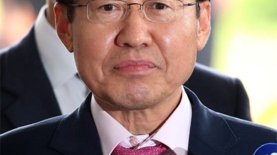 '성완종 리스트' 홍준표 징역 1년6월 선고…법정구속은 면해