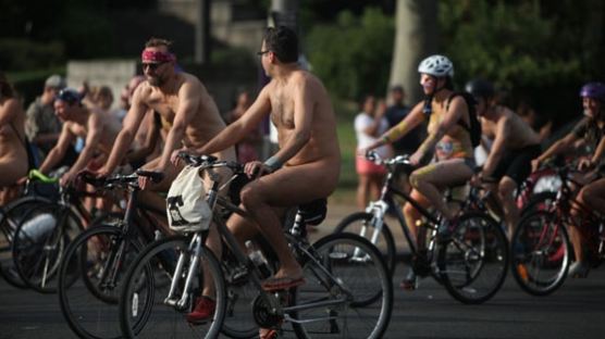 필라델피아에서 '알몸으로 자전거 타기 대회' 