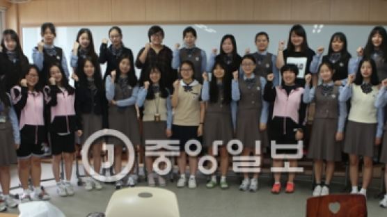 "친절한 한국 친구들, 예쁜 교복. 학교 가는 게 즐거워요"…베이징 신차오외고에서 편입한 중국 학생의 한국 고교 적응기
