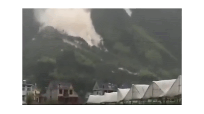 [영상] 중국 상륙한 태풍 메기…산사태로 27명 실종 