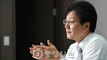 박근혜 정부와 대립각 세워가는 유승민