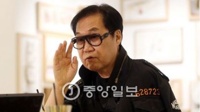 '그림 대작' 혐의 가수 조영남, "사기치는 사람 아냐"…혐의 부인