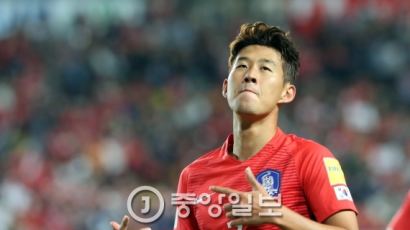 손흥민, 슈틸리케 향해 “한국에도 좋은 선수 많다”