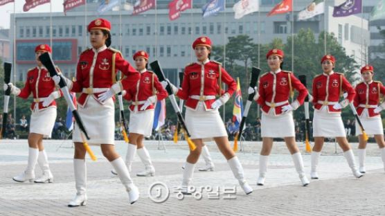 [서소문 사진관] 국군 의장대의 화려한 군무