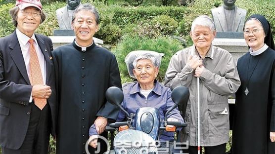 한센병 환우들의 46년 친구 봉두완 “내가 더 행복”