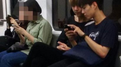박보검 "팬들에게 피해 줘 지하철도 못 탈것 같다"