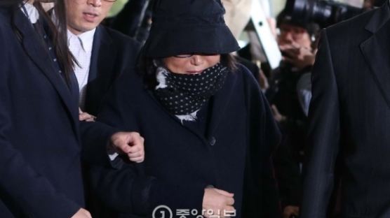'국정농단' 최순실, 긴급체포 후 구치소行