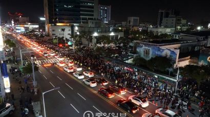 [11.12, 100만의 함성] 전국 곳곳에서 수만명 촛불 밝혀