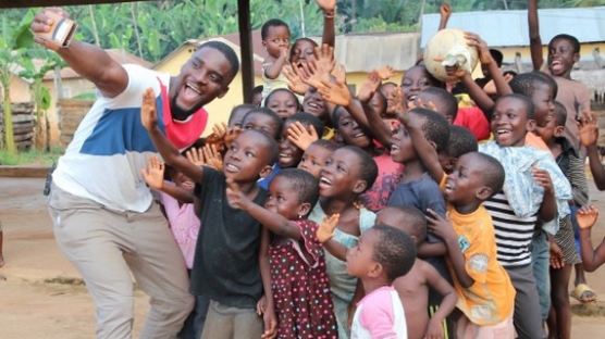 샘 오취리, 크라우드 펀딩으로 가나에 초등학교 세워