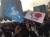 19일 촛불 집회에 등장한 `트잉여연합`과 `민주묘총` 깃발들.  [사진 트위터 캡처]